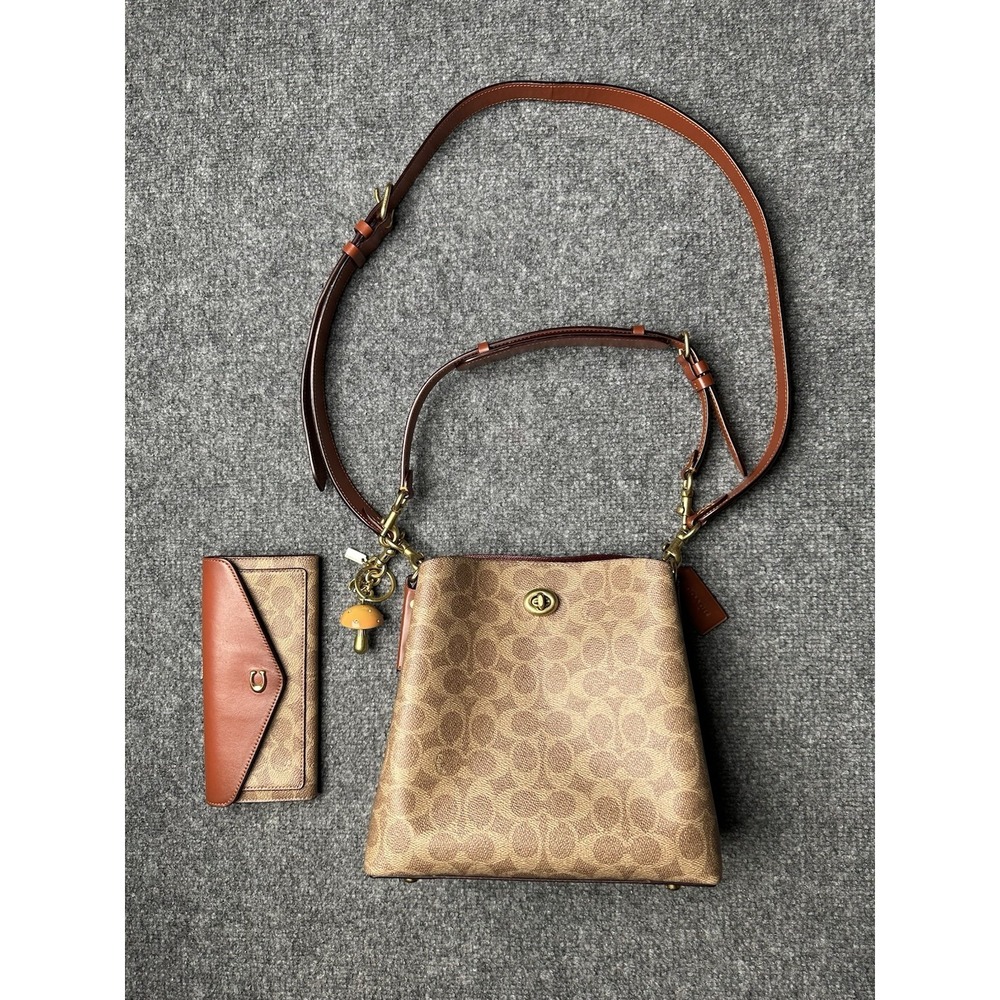 Womens Leather Coach Signature Crossbody Bag Plus Wallet, Size One Size